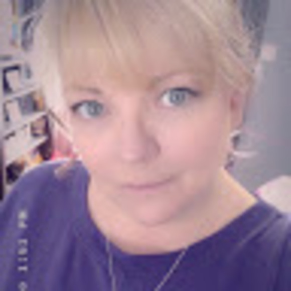 Meet your Posher, Michelle - Picture 1 of 1